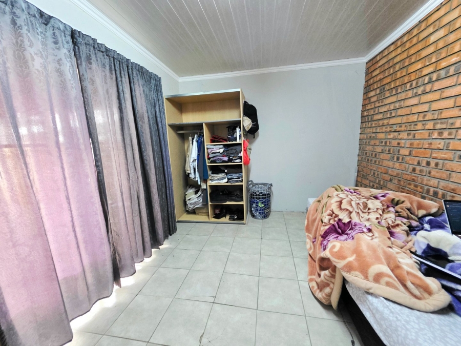 11 Bedroom Property for Sale in Brandwag Free State